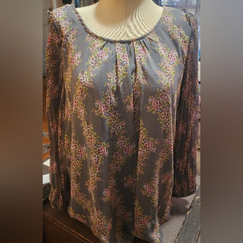 LC Lauren Conrad Womens Lined Sheet Long Sleeve Top Size Medium, Gray Floral